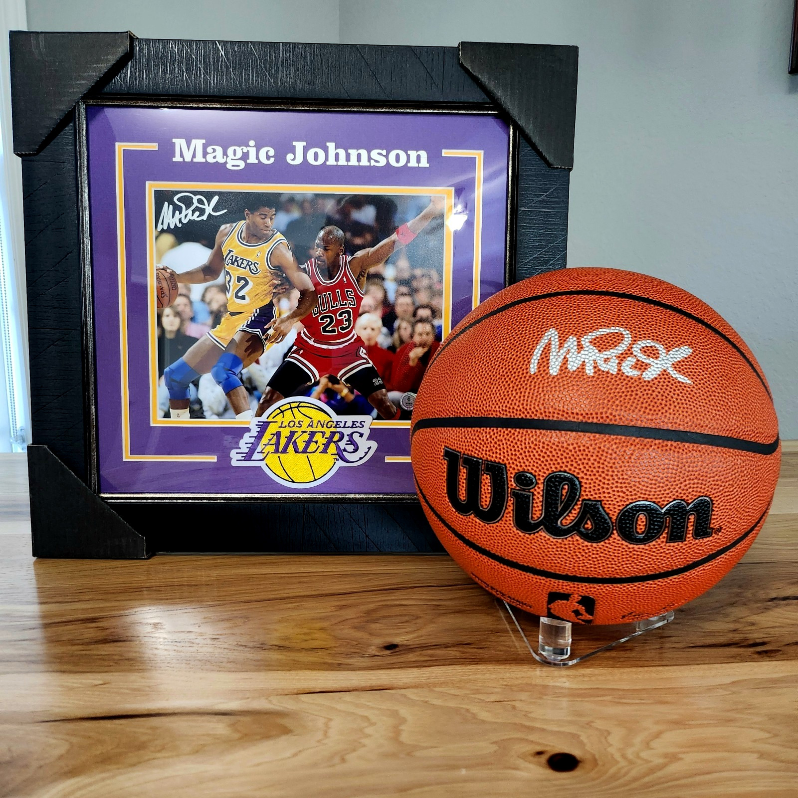 ⭐L.A. LAKERS Auto: MAGIC JOHNSON signed Wilson Basketball + Framed Pic BSA-COAs