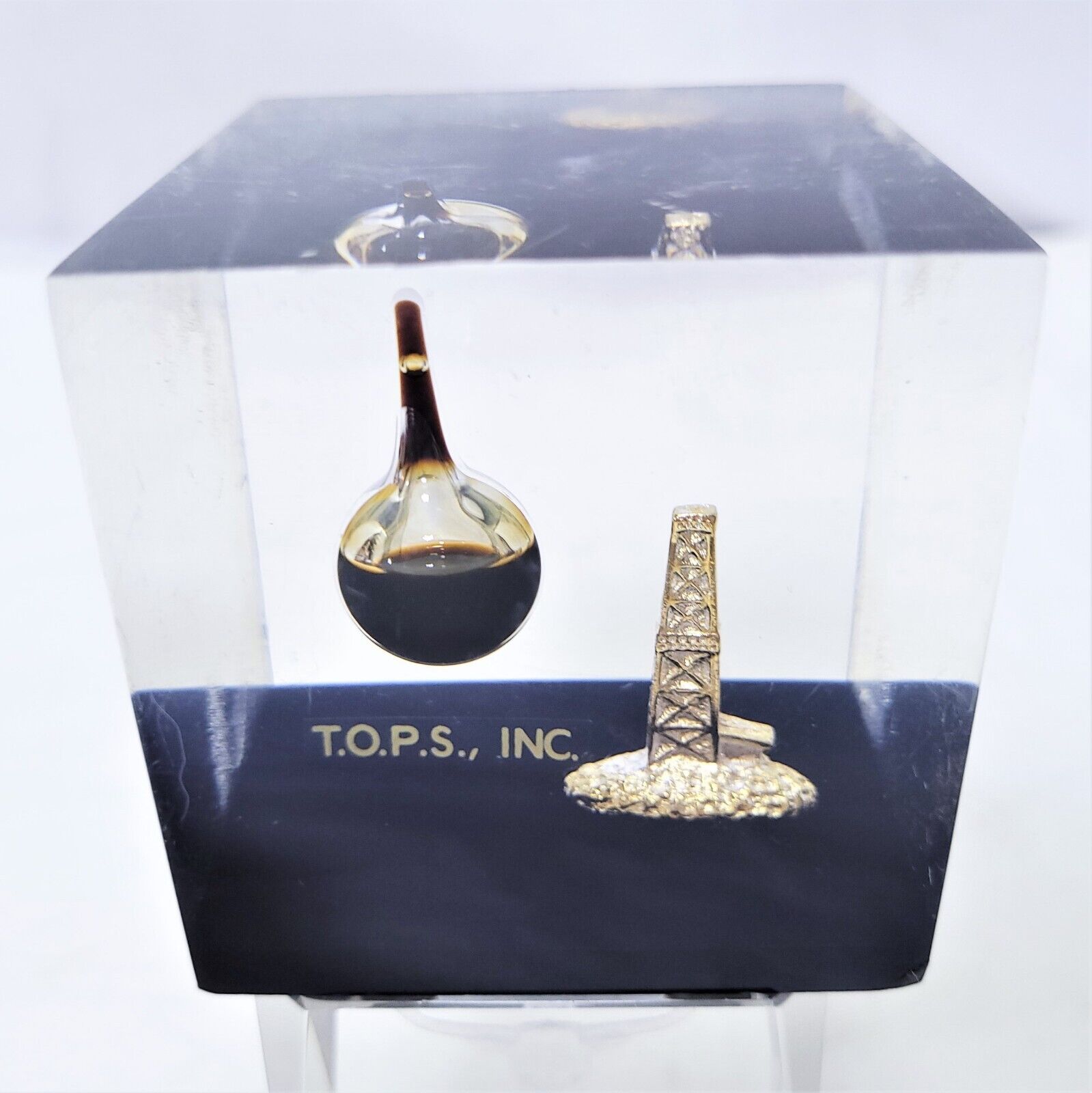 RARE VINTAGE TEXAS T.O.P.S INC OIL TEAR DROP & OIL WELL CUBE LUCITE PAPERWEIGHT