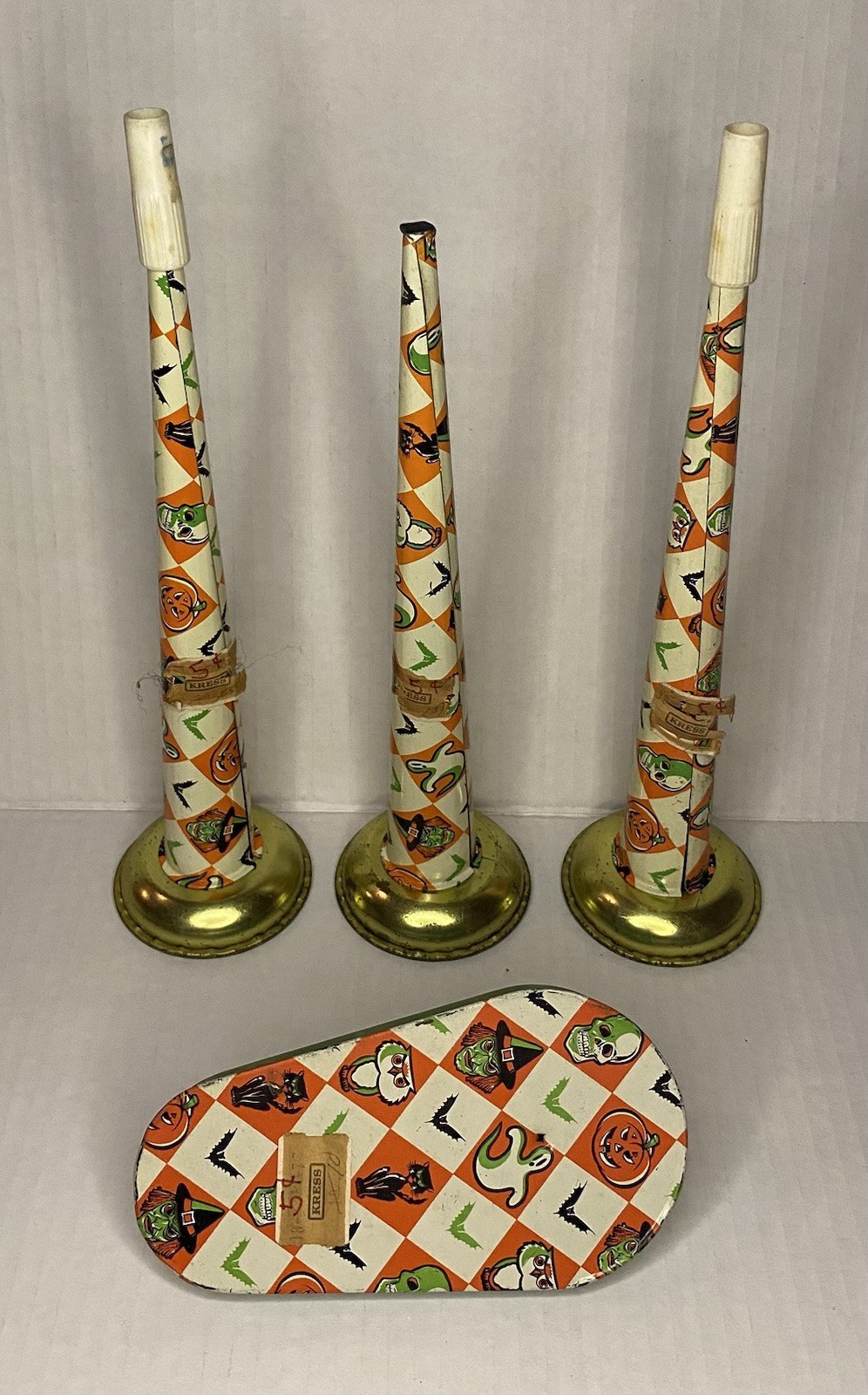 1950’s Halloween Litho Noisemaker And Set Of 3 Litho Horns  001