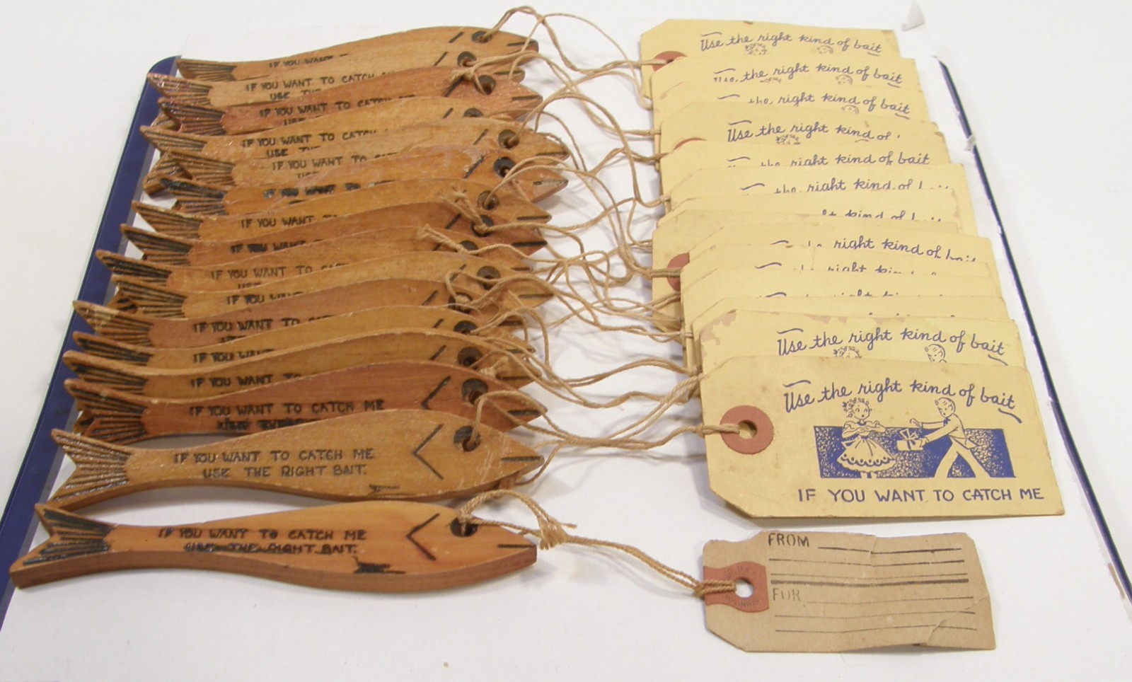 VINTAGE 1930\'S NOVELTY WOODEN MESSAGE FISH GIFT TAGS XMAS ORNAMENTS VALENTINES