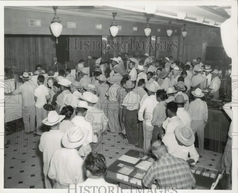 1954 Press Photo Crowd at State National Bank in Mercedes, Texas - hpa48324