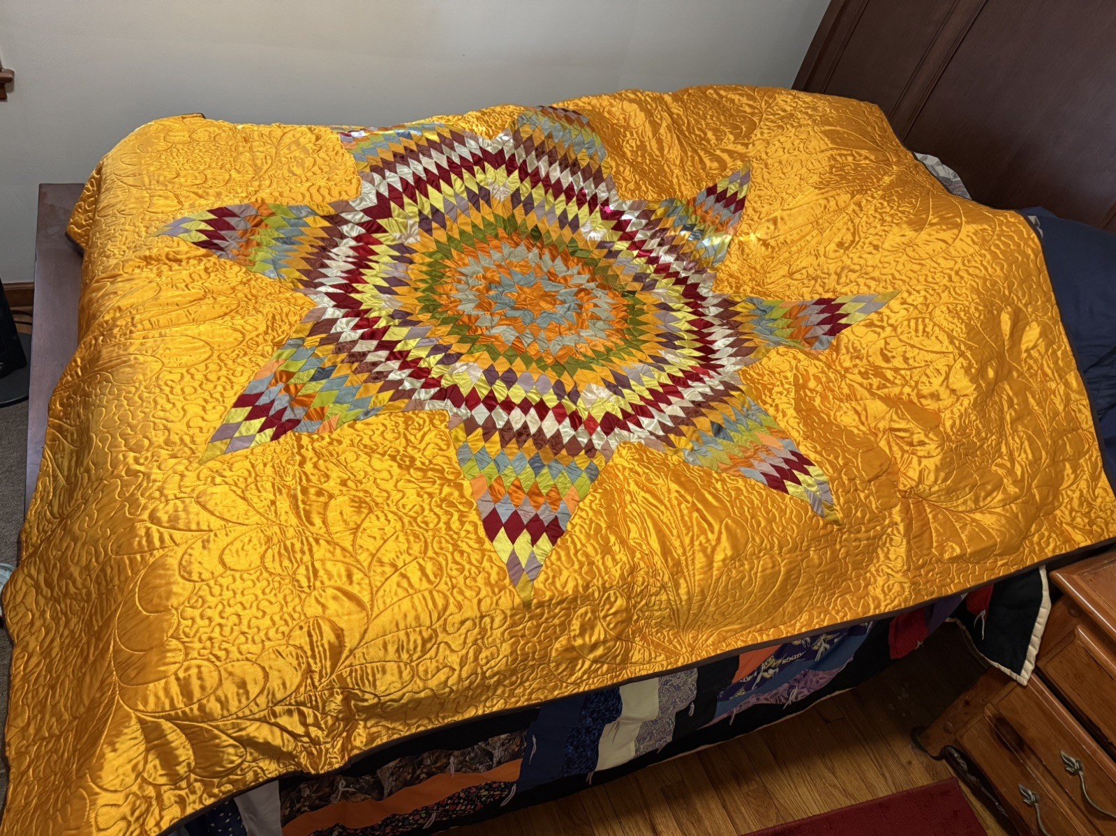 Very rare Native American Star Quilt, Satin, hand quilted star from 1921 