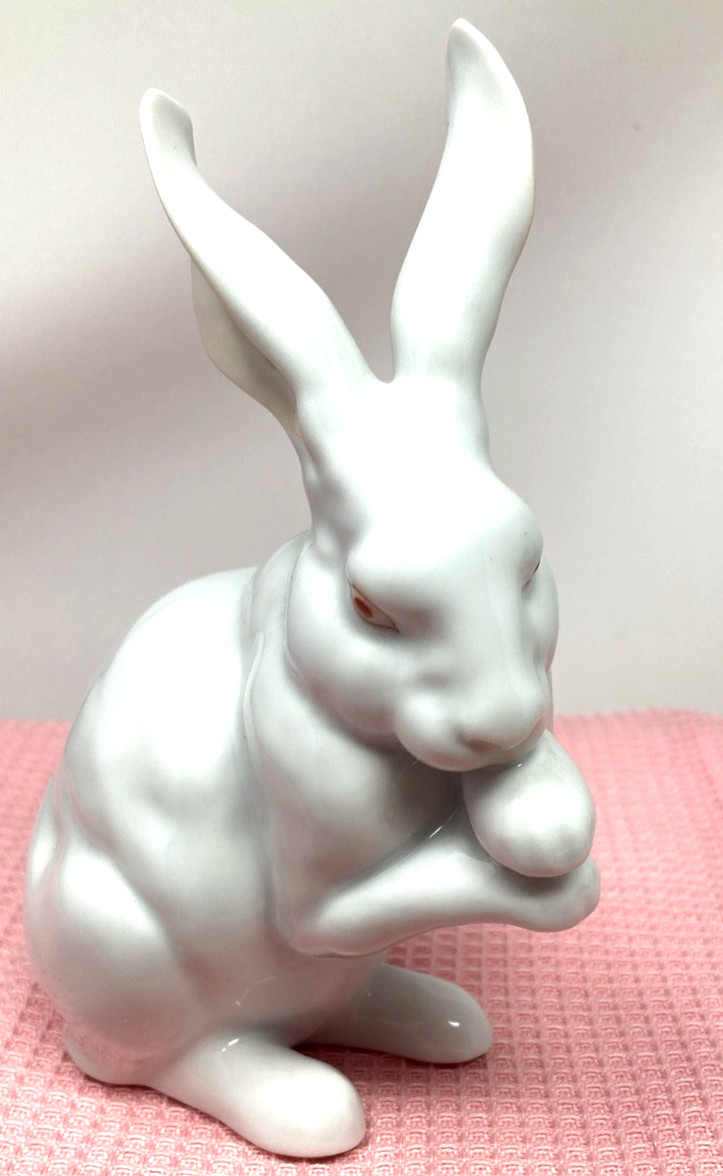 Herend Bunny Paws Up 6”  White From The Bunny Collection # 15307 EUC