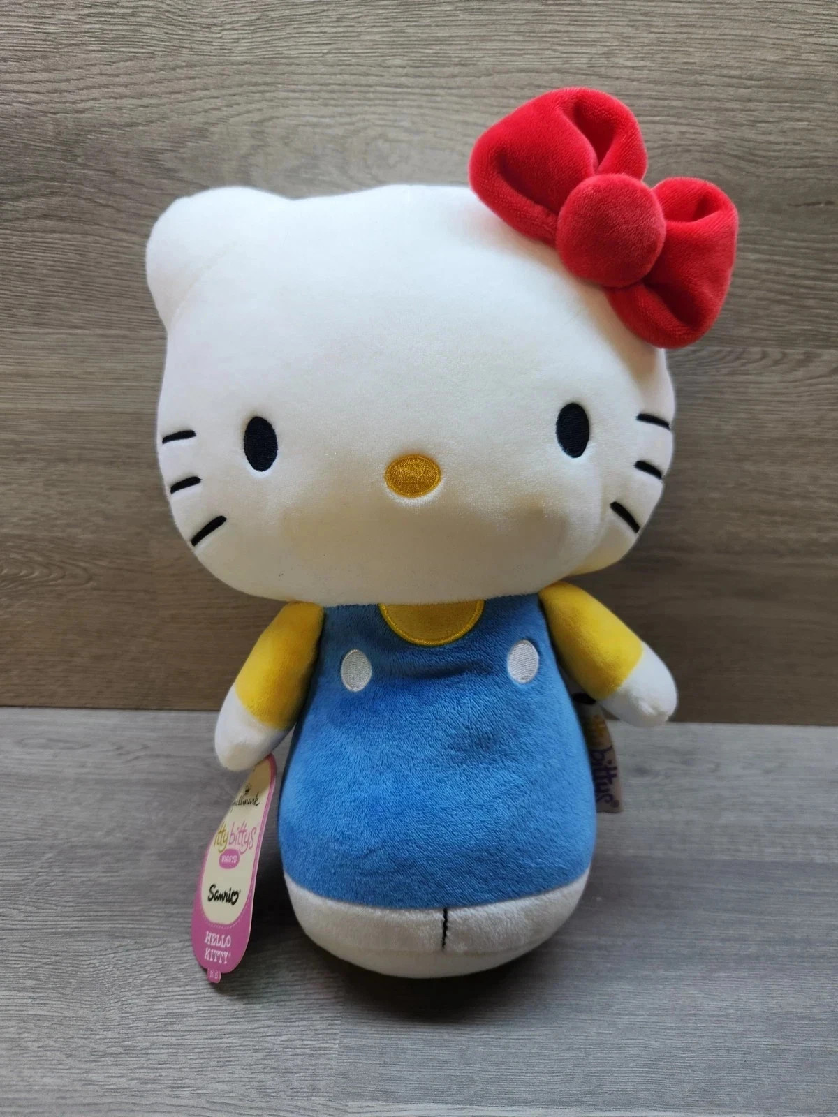 Hallmark Itty Bittys Sanrio 12