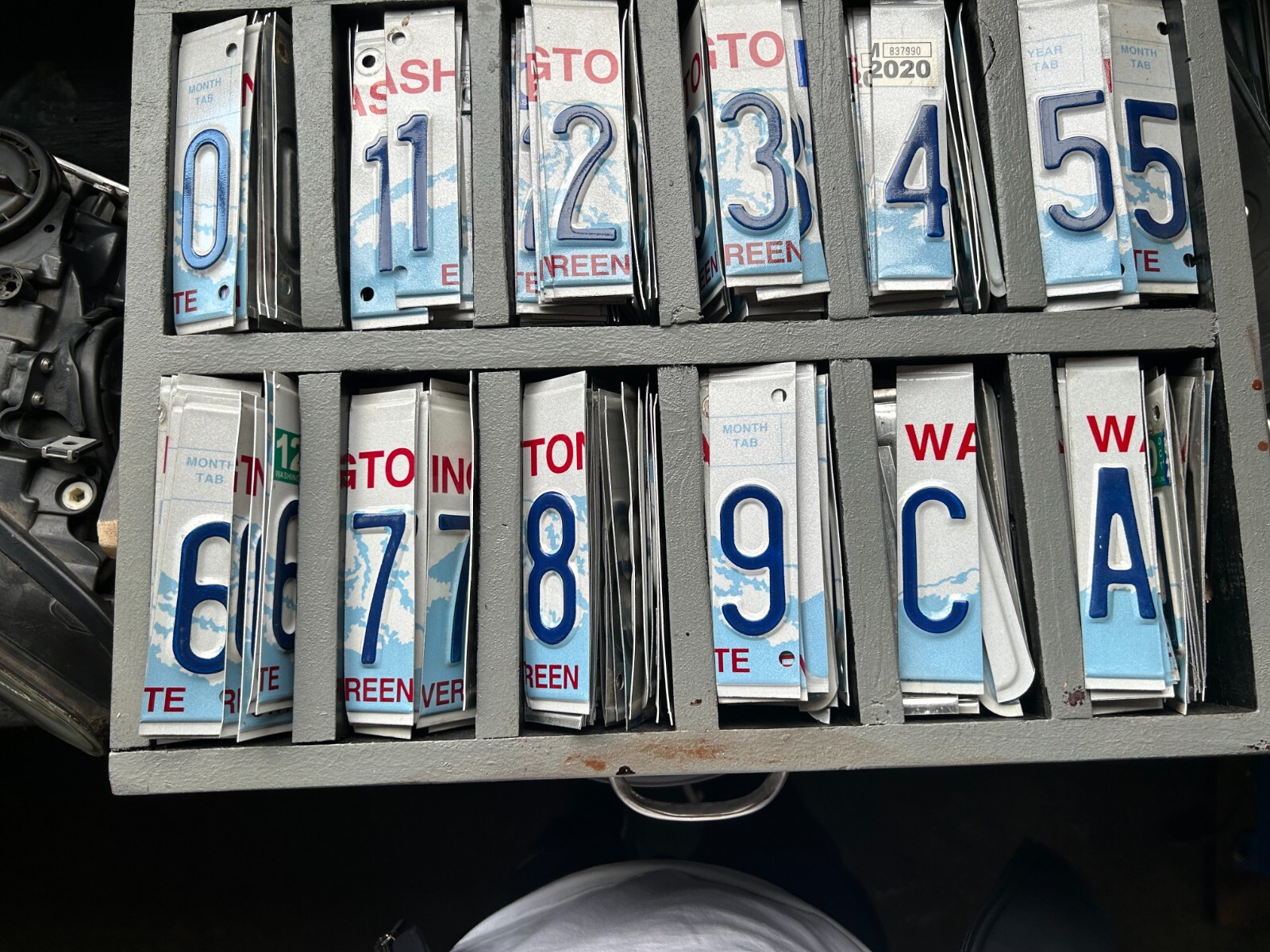 Real license plate numbers make your own design art