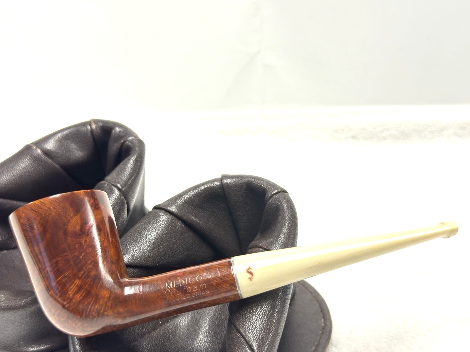 MEDICO SEAFOAM- Smooth Dublin w Meerschaum Lined Chamber,  6MM Filter Pipe - EXC