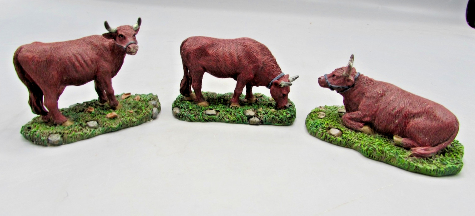 Williamsburg Collectables Three Cows New In Box Each Piece 3 Inch Wide 0506014
