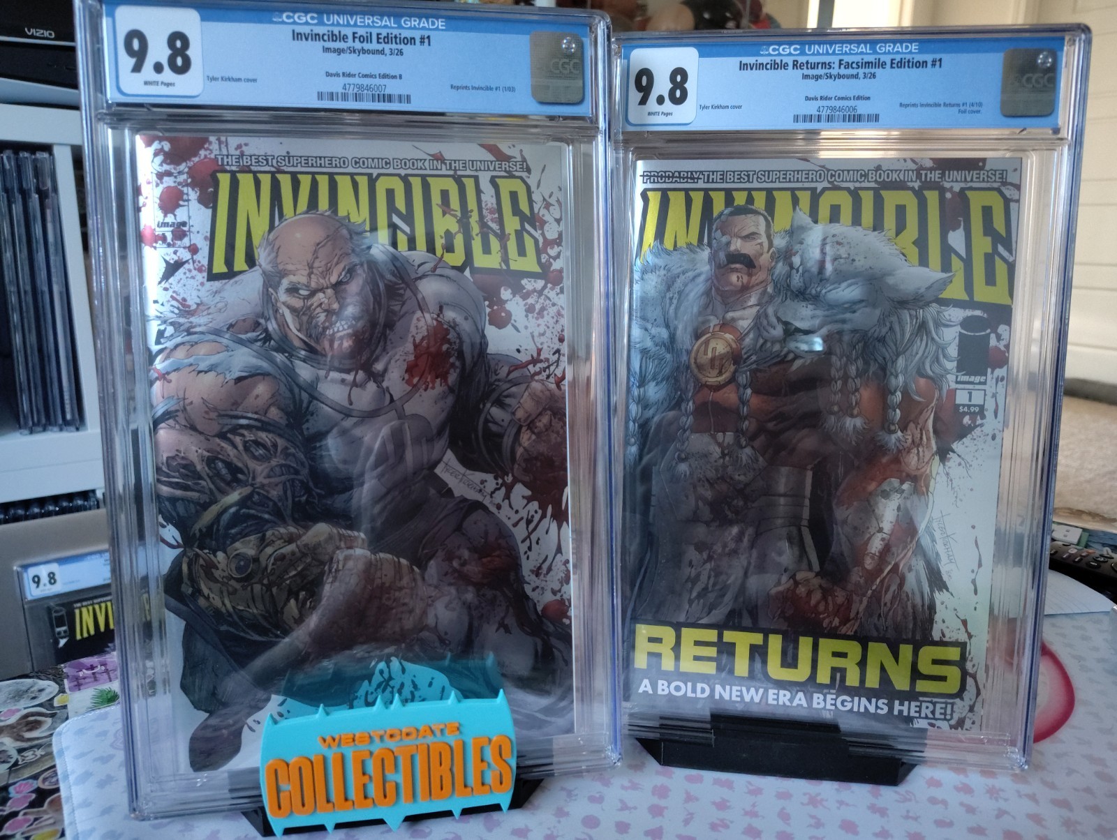Invincible #1 & Returns CGC 9.8 Set Kirkham Battle Damage Thragg Conquest Foil