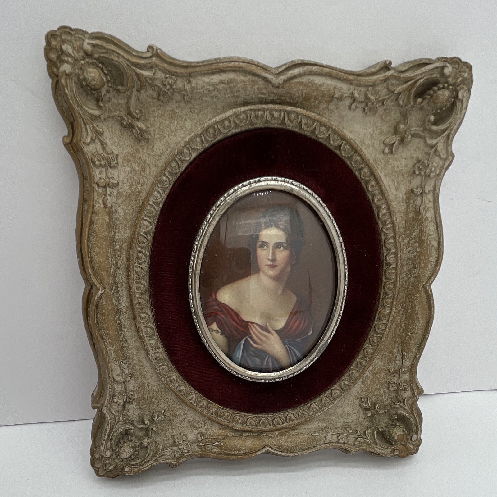 Vintage Miniature Art Victorian Portrait In Convex Bubble Glass Decorative Frame