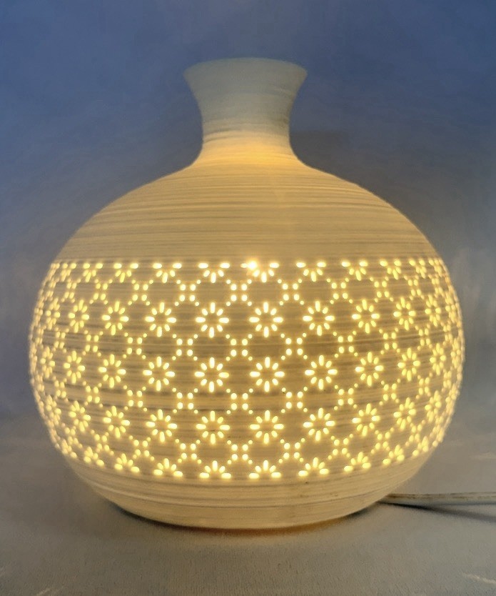 White Ceramic Pierced Daisy Accent Lamp Round Vase Boho Table Light Excl Cond