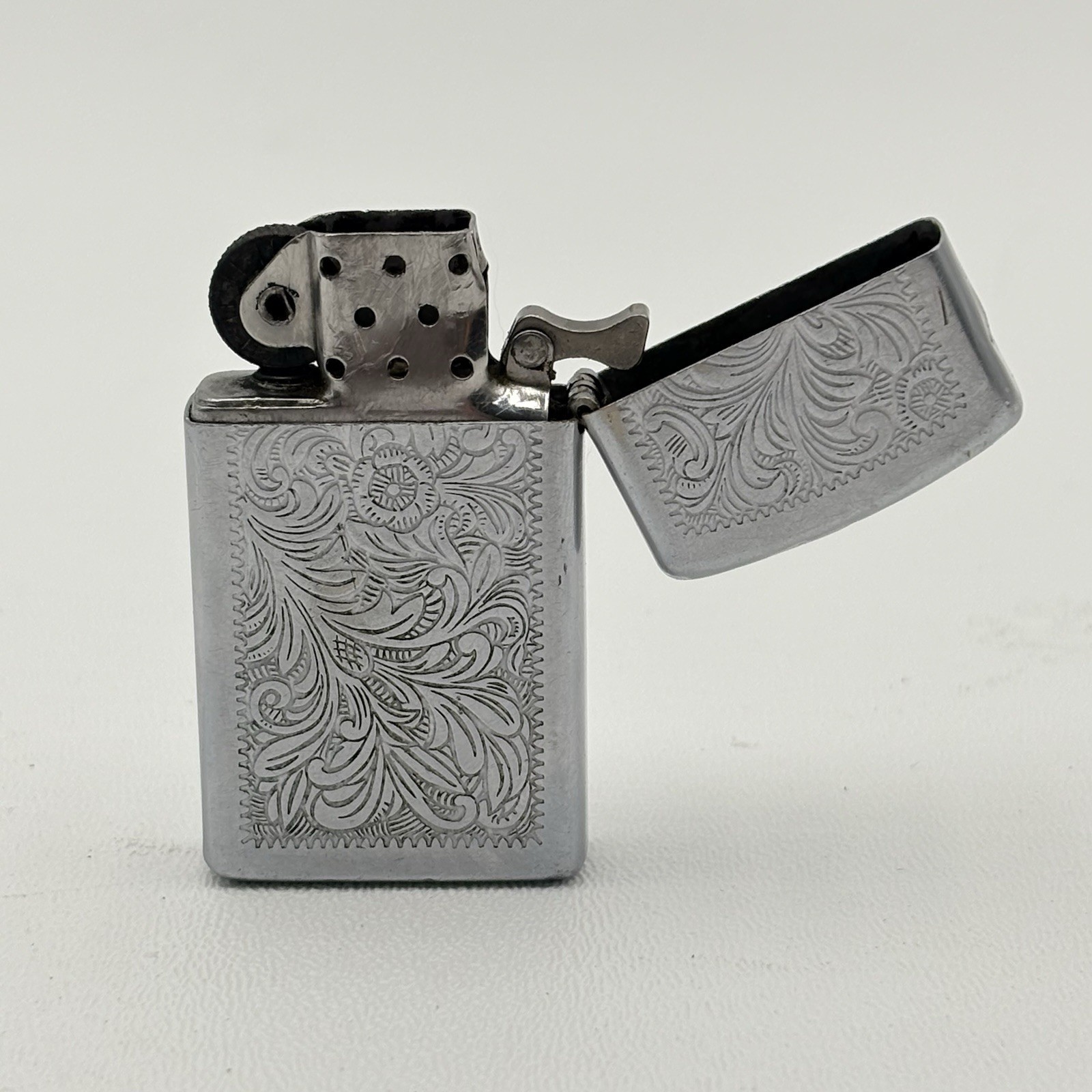 Zippo Slim Venetian Lighter 1977 Vintage Chrome 1652 Bradford PA Engraved USA