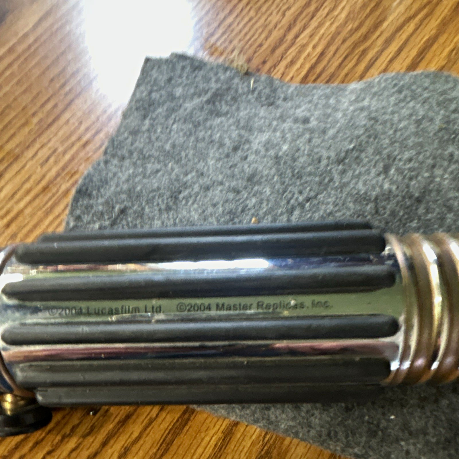 Master Replicas Star Wars Lightsaber Replica 2004 Silver/Black Hilt