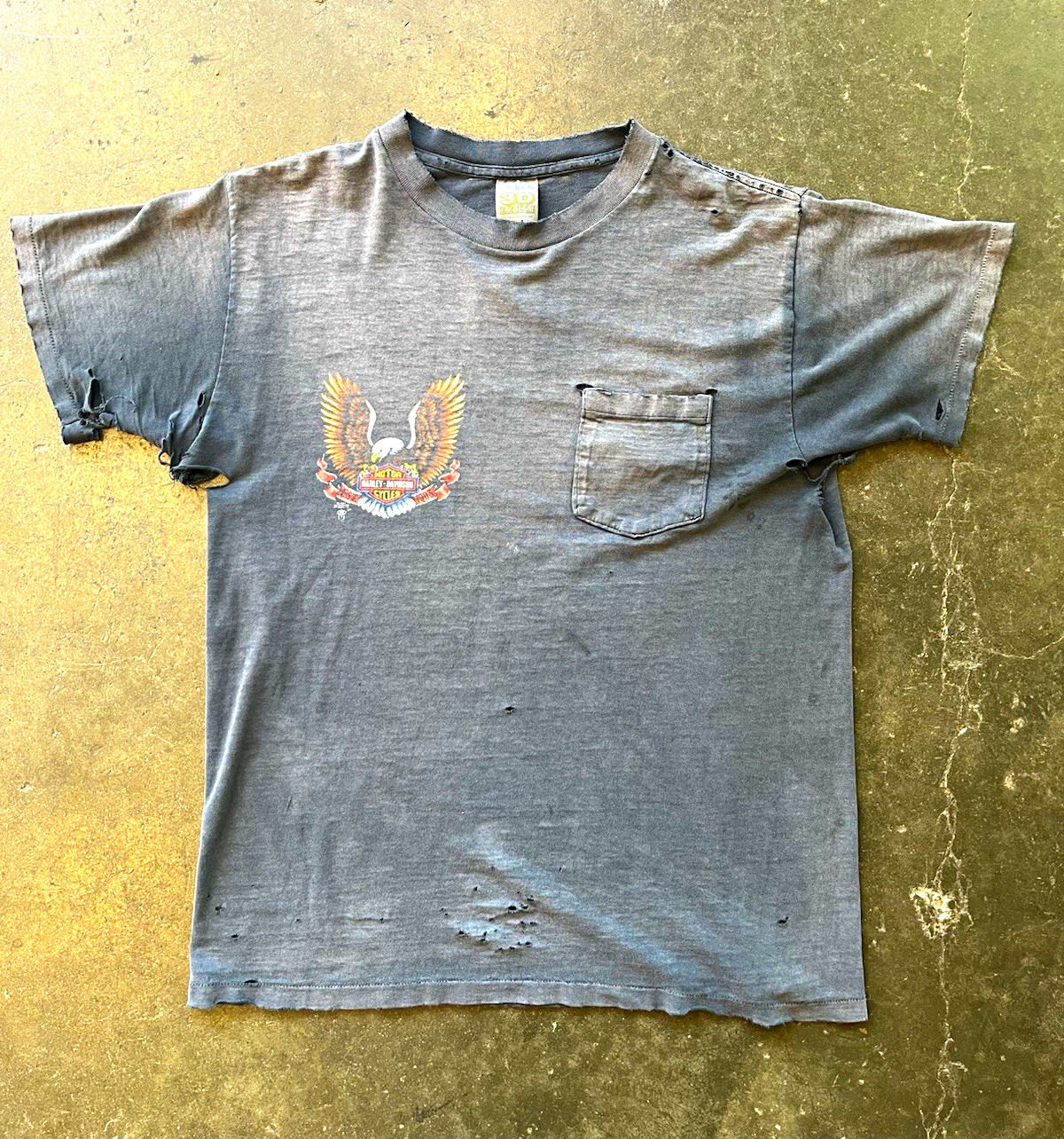 Vintage 1990s THRASHED FADED HARLEY DAVIDSON 3D EMBLEM T-Shirt Sz L 