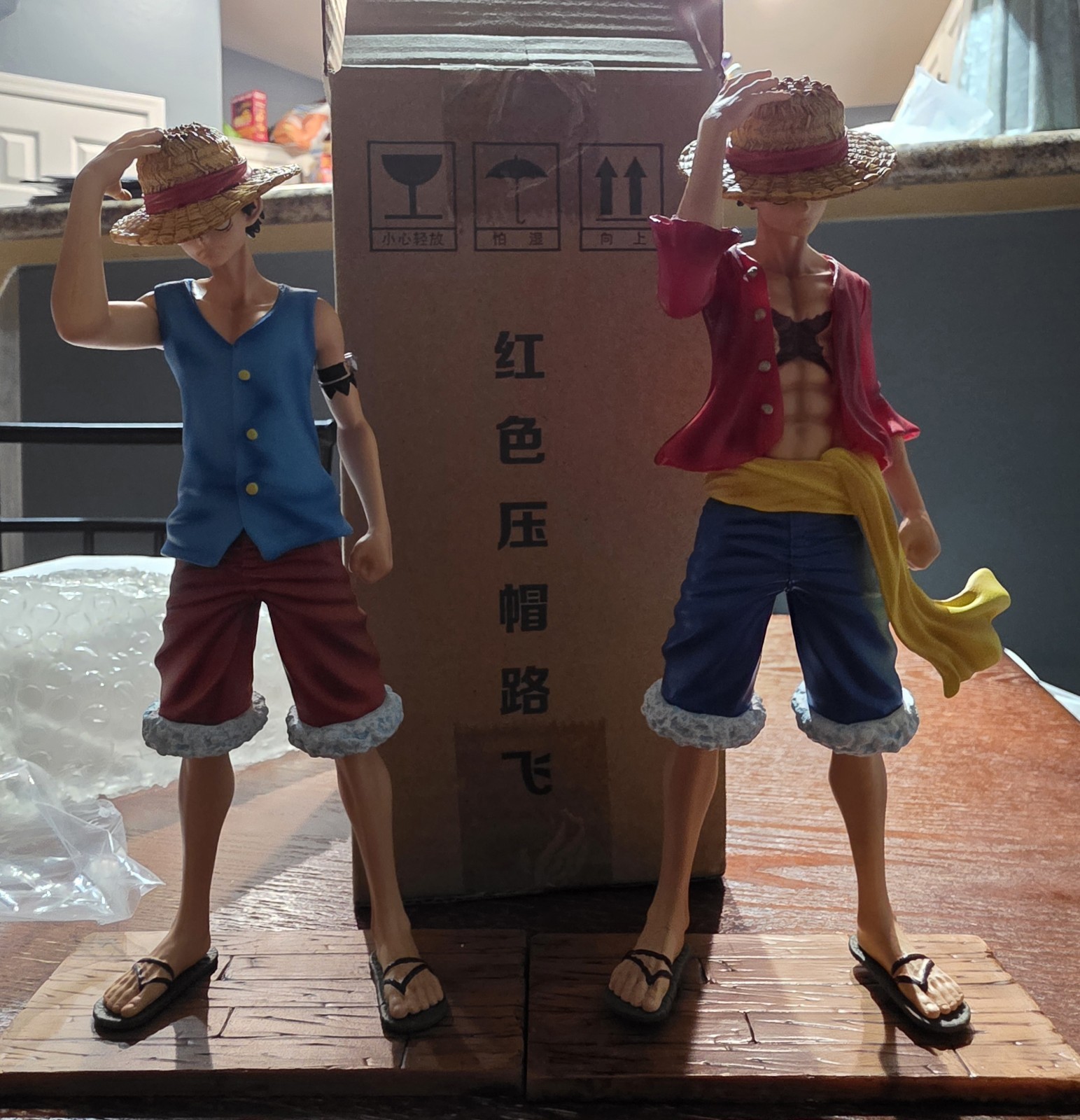 C2 Studio One Piece Monkey D Luffy Resin Statues H22cm With Red And Blue Outfits