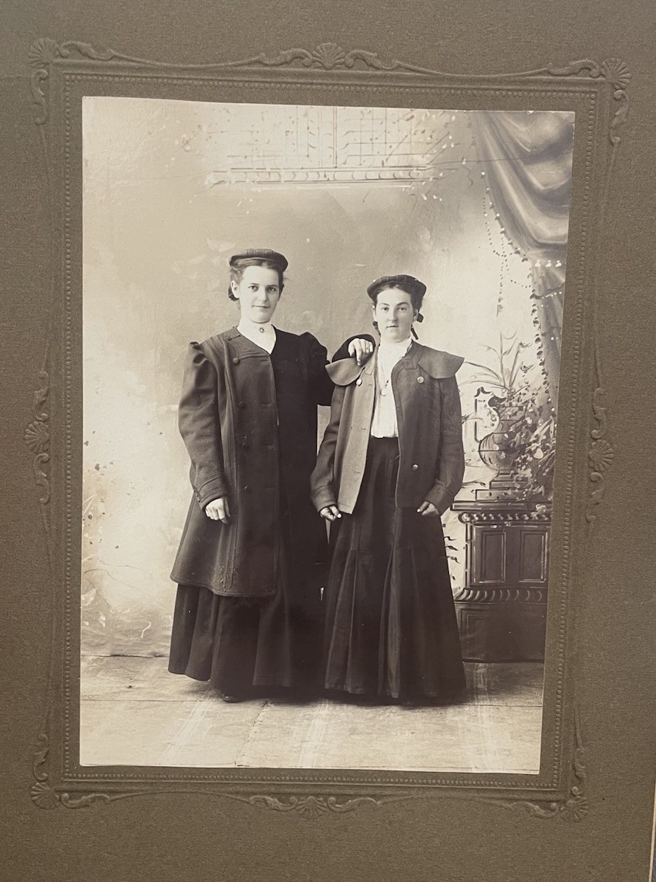 Antique 1900s Studio Photo Women Fashion Capelet Jacket Crescent Moon Fob Ubly