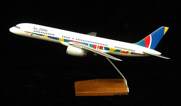 RARE, VINTAGE 1987 PACMIN AIR 2000 AIRLINES BOEING 757-200 DESK MODEL 1:100