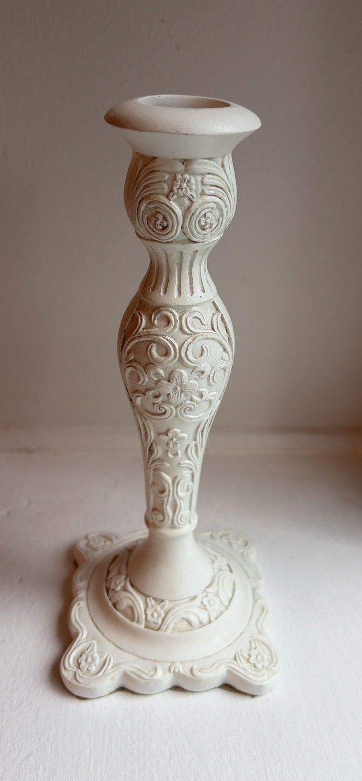 Single Vintage French Country Cottage Ornate Ivory Resin Taper Candle Holder