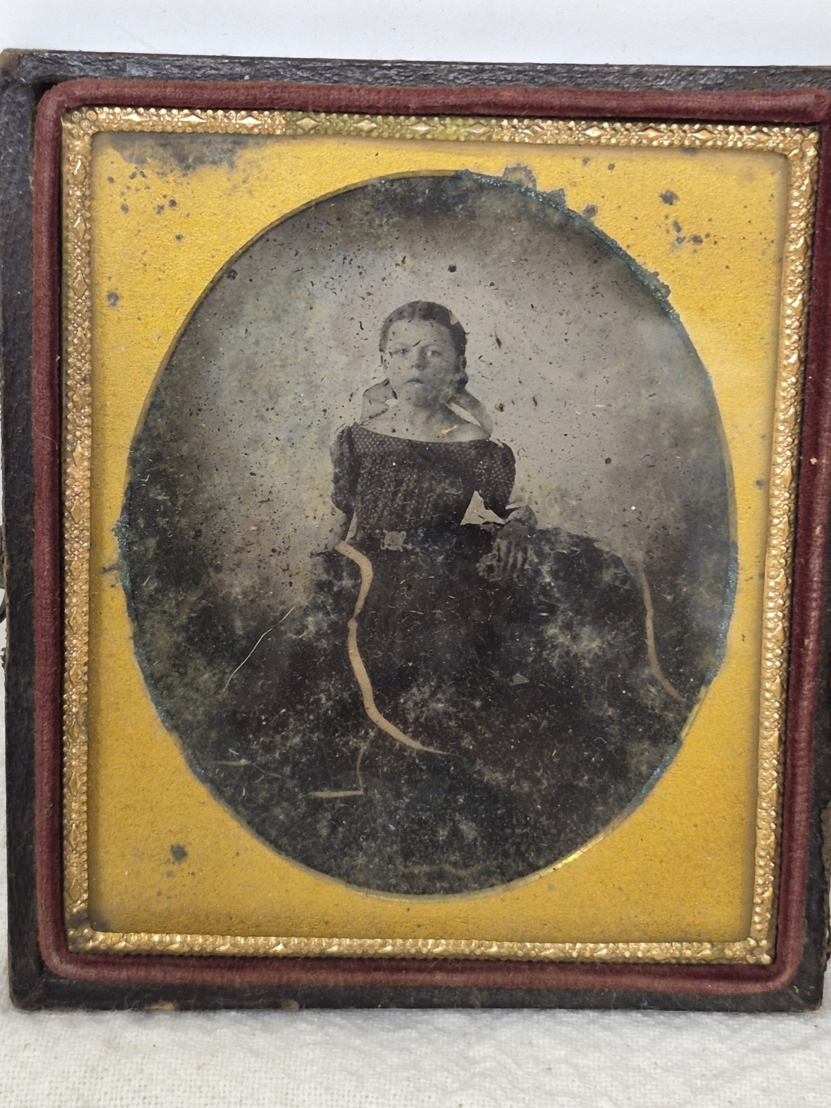 1/6 PLATE DAGUERREOTYPE OF CUTE LITTLE GIRL Antique 1850s Seperated Case