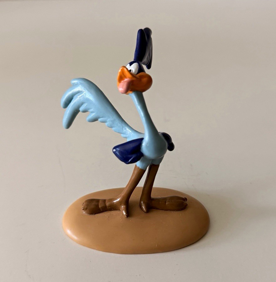 Vintage Looney Tunes Road Runner Tongue Out Figurine on Sand Base – Warner Bros