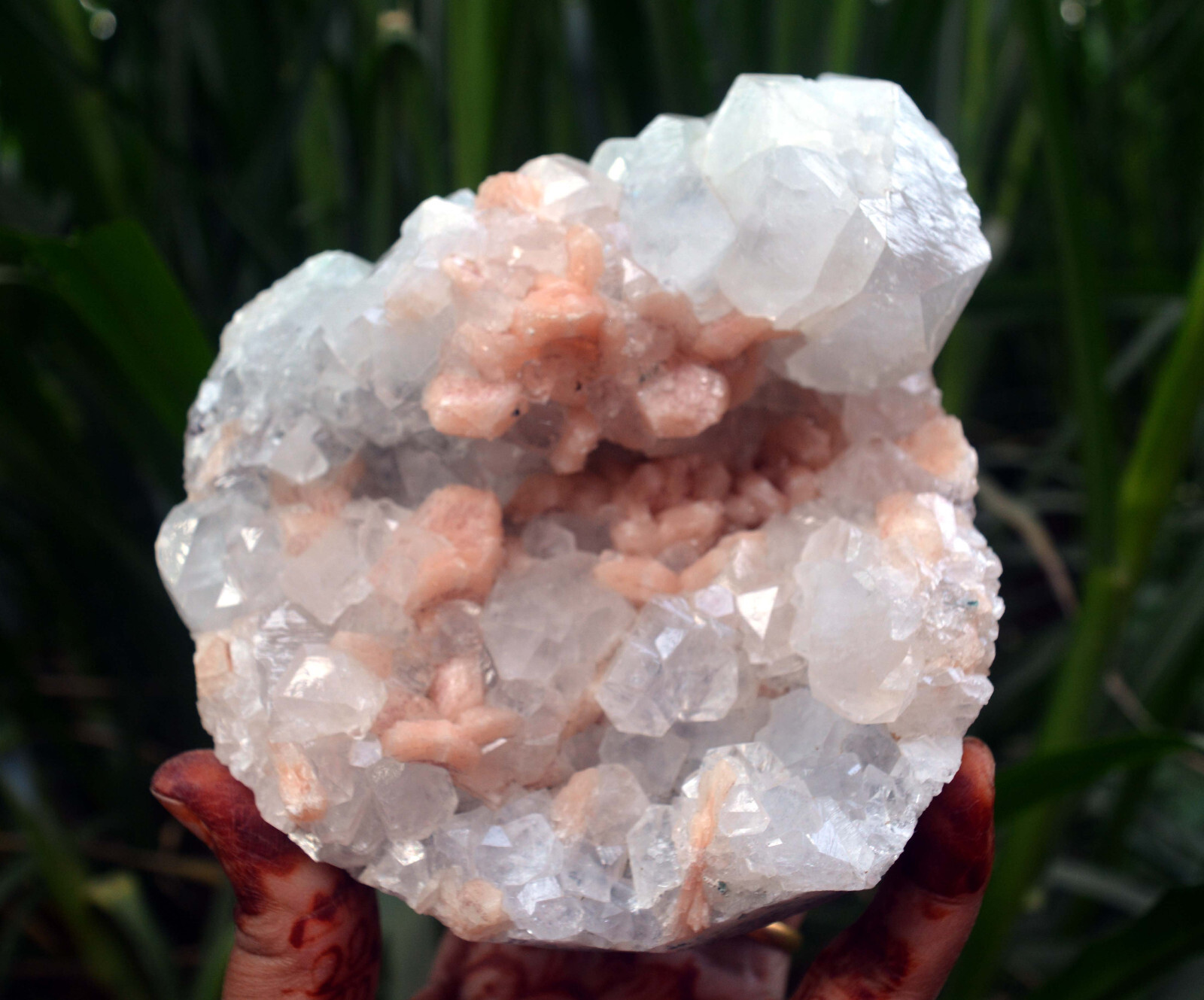 stilbite crystals w/ base apophyllite minerals specimen o-10