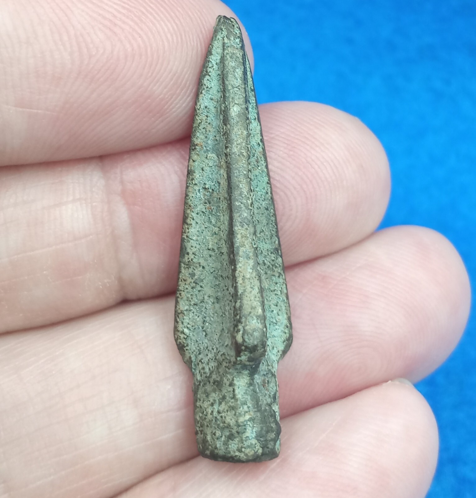 2,000 YR OLD ANCIENT ROMAN LONG SHOT BRONZE ARROWHEAD