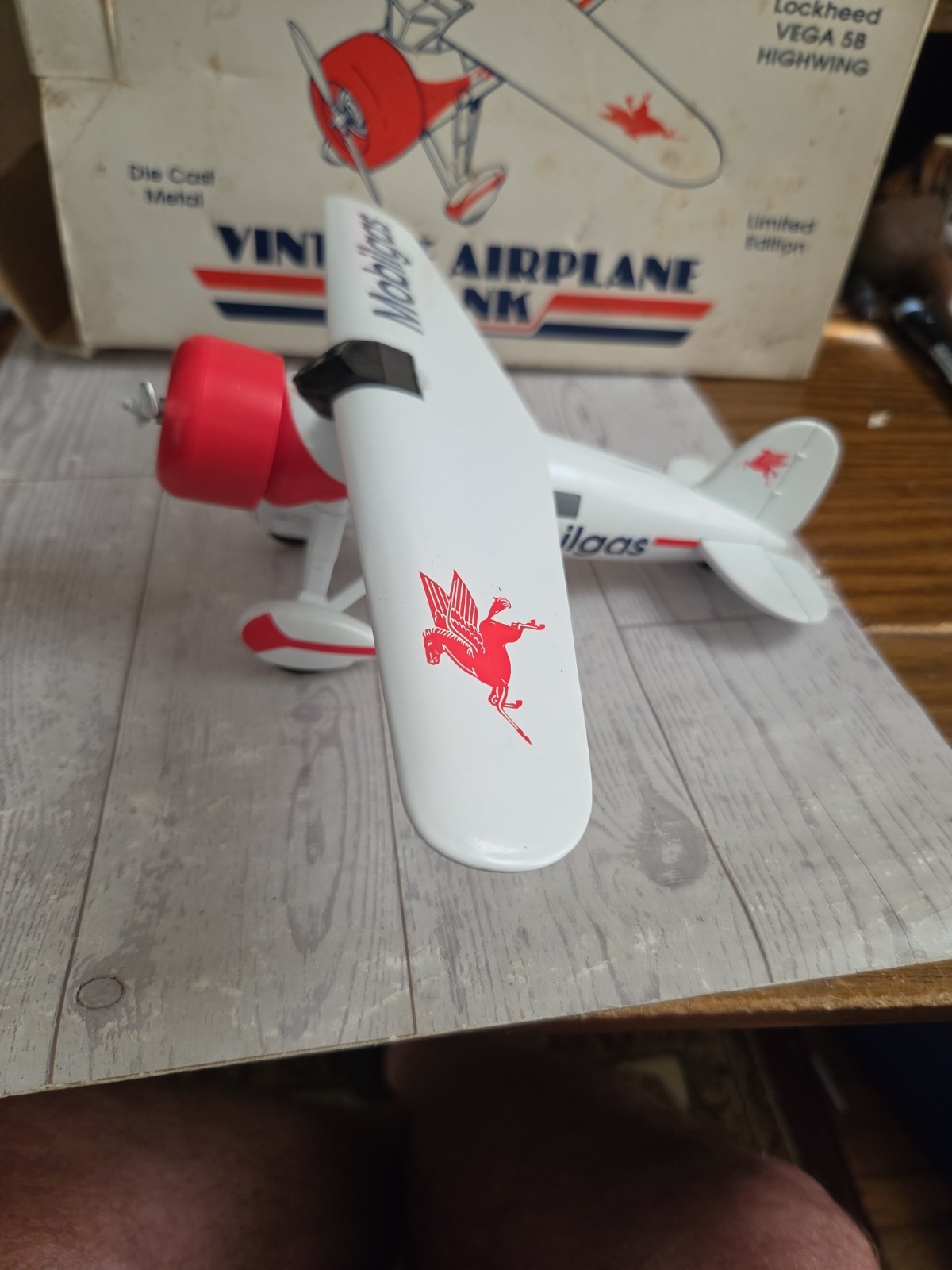 Mobilgas Mobil Vintage Airplane Bank 1992 Lockheed VEGA 5B HIGHWING Diecast 