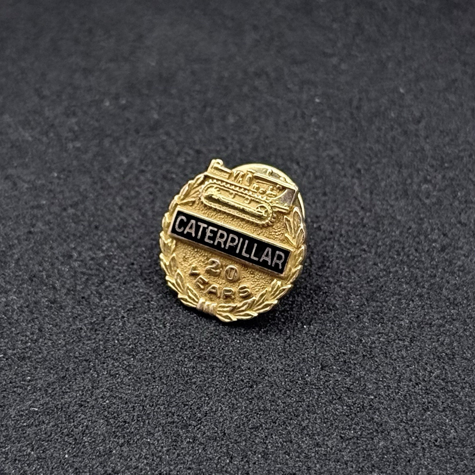 NICE Vintage 10K Gold & Diamond CATERPILLAR 20 Year Service Pin Dozer Black Logo