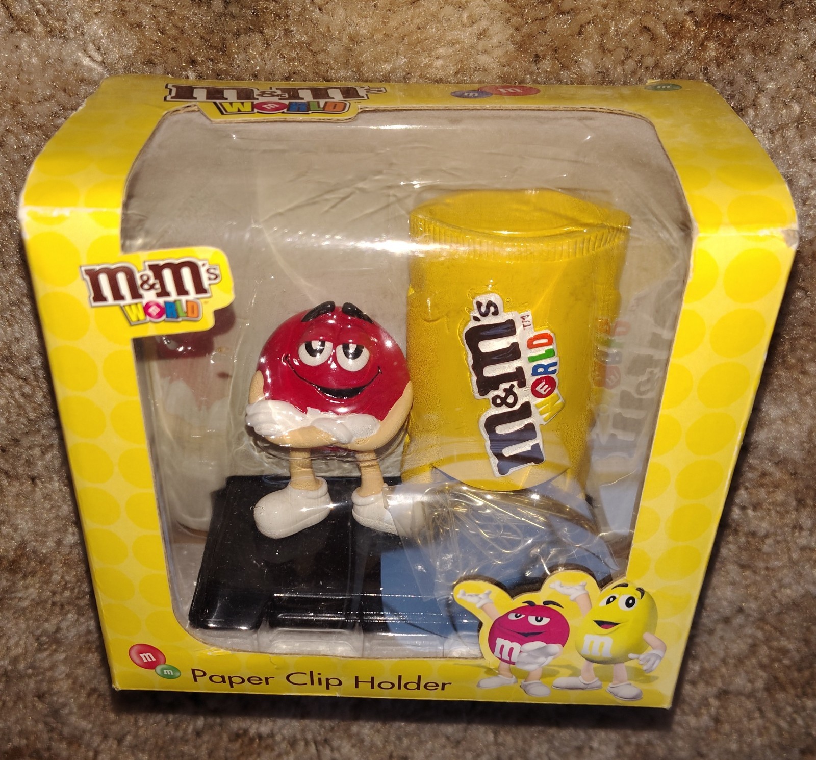Vintage 2005 M & M\'s World Paper Clip Holder Desk Statue Red Store Souvenir M&Ms