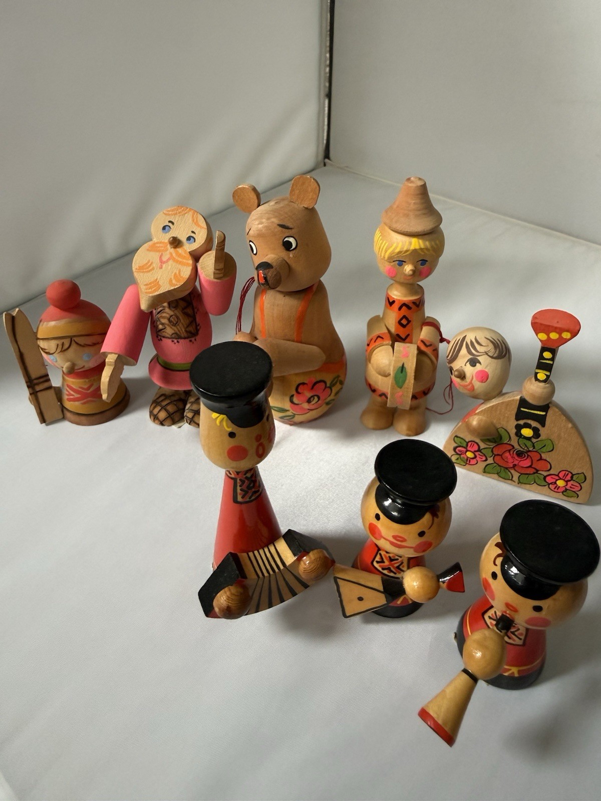 Vintage Russian Beriozka Folk Art Carved Wooden Figurines Lot Of 8 Musicians ￼