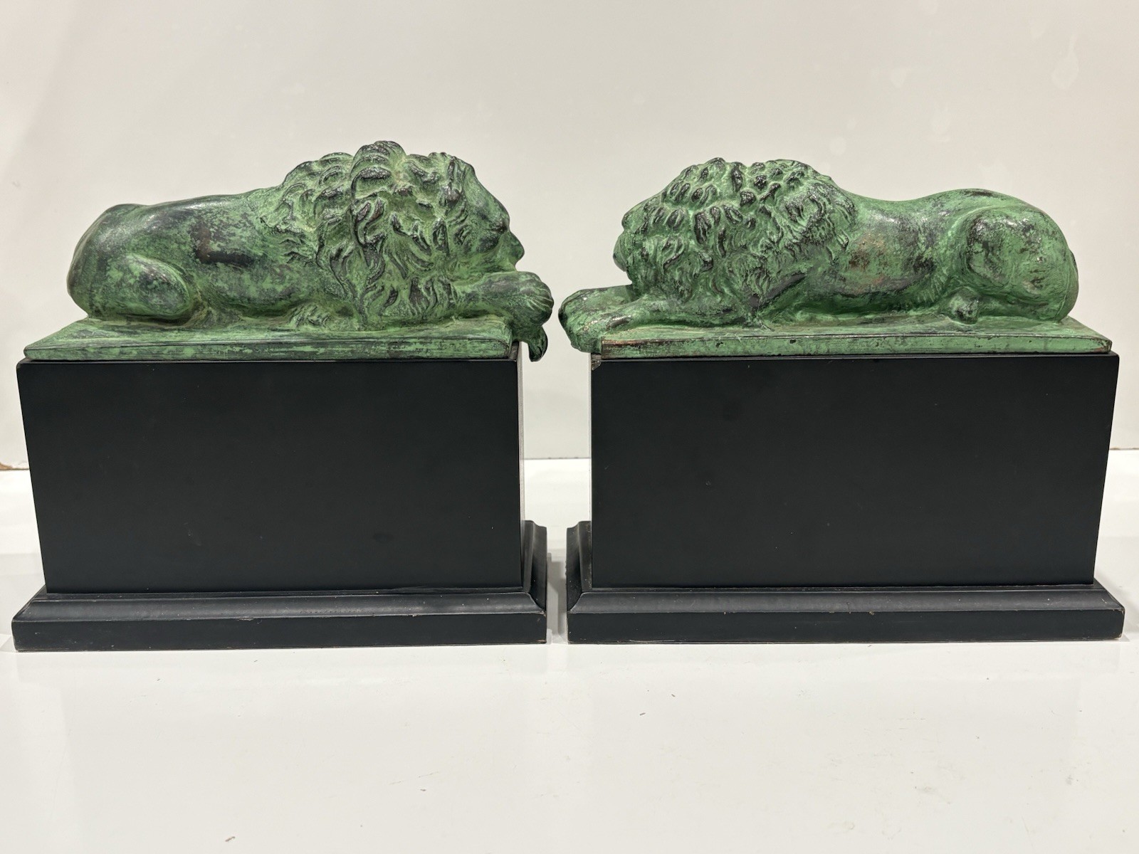 Vtg Sleeping Lions Bronze Patina and Wood Tone Bookends Statues Pair