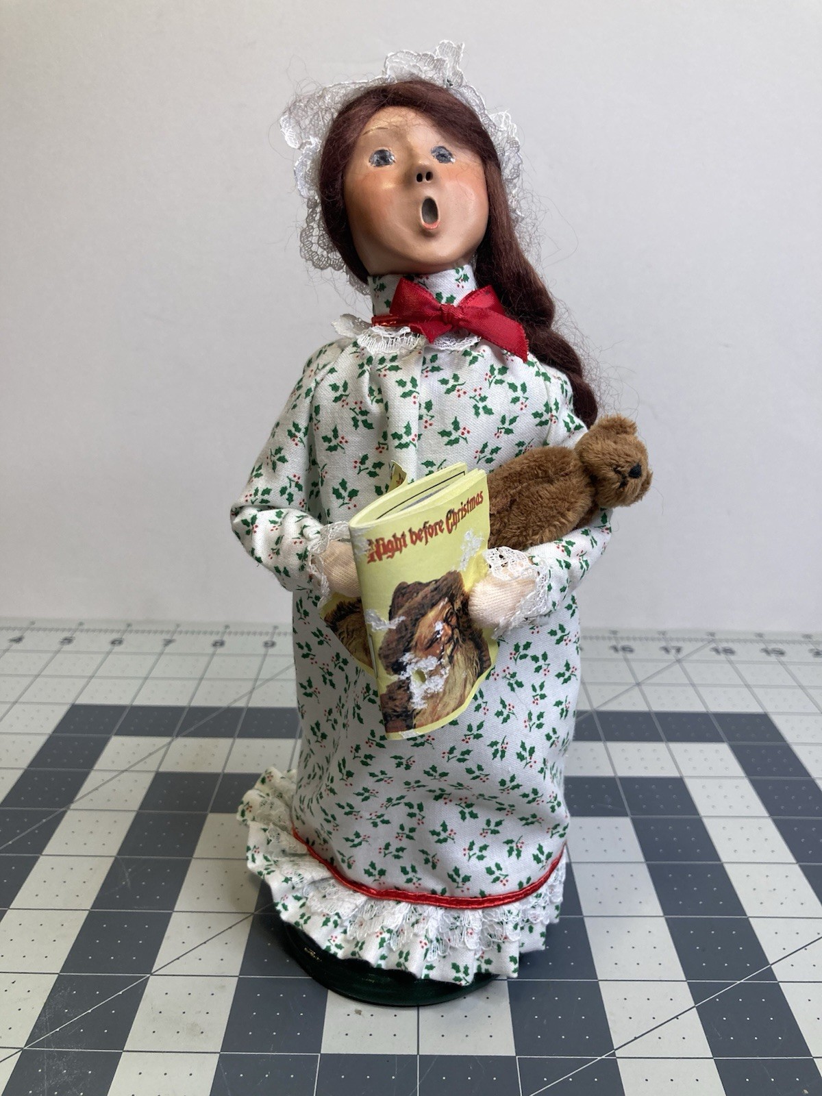 Vintage Byers\' Choice Ltd. Caroler Night Before Christmas Girl Teddy Bear 2011