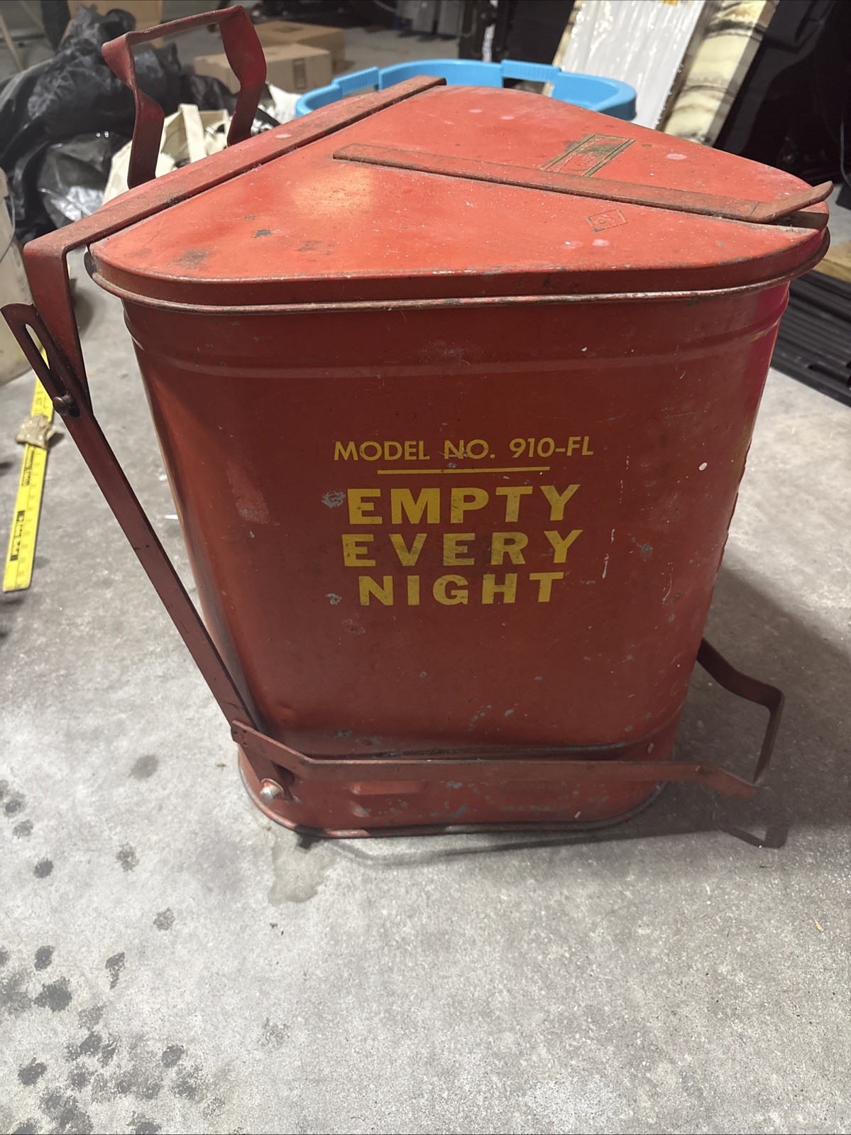 Vintage UNDERWRITERS LABORATORIEs Metal Can Waste Bucket Oily Rags Works Nice