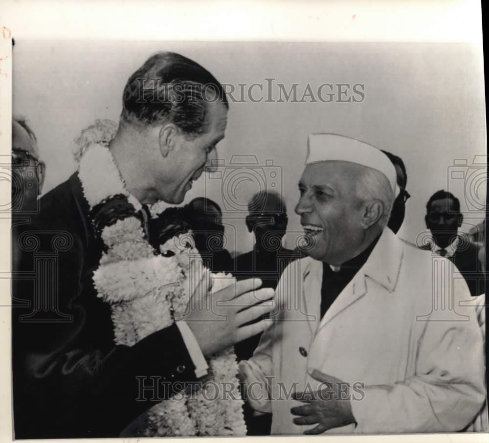 1959 Press Photo India\'s Prime Minister Nehru welcomes Prince Philip-New Delhi