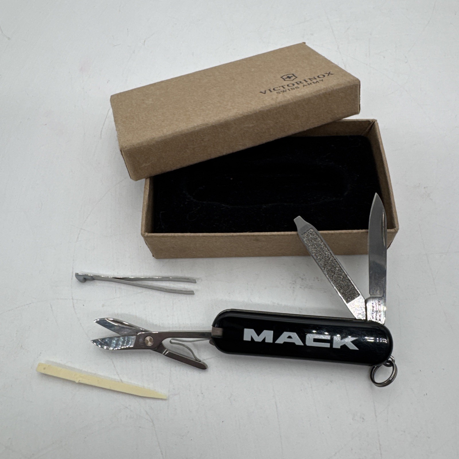 Rare Unused Vintage MACK Truck Black Victorinox Swiss Army Pocket Knife 58mm