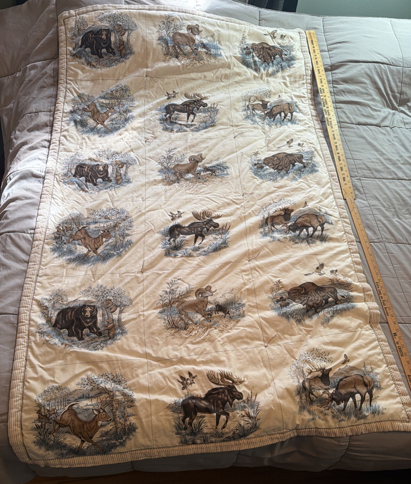 Used Vintage Cabin Blanket Wildlife Lap Quilt Bison Moose Elk Bear Deer 70X42”