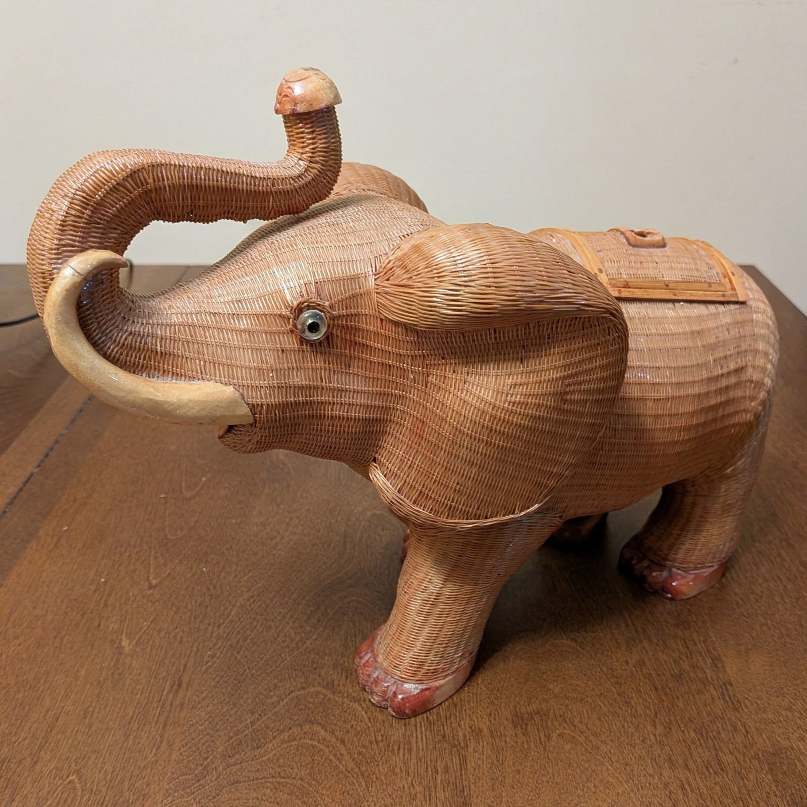 Vintage Shanghai Handicrafts Chinese Wicker Elephant Box