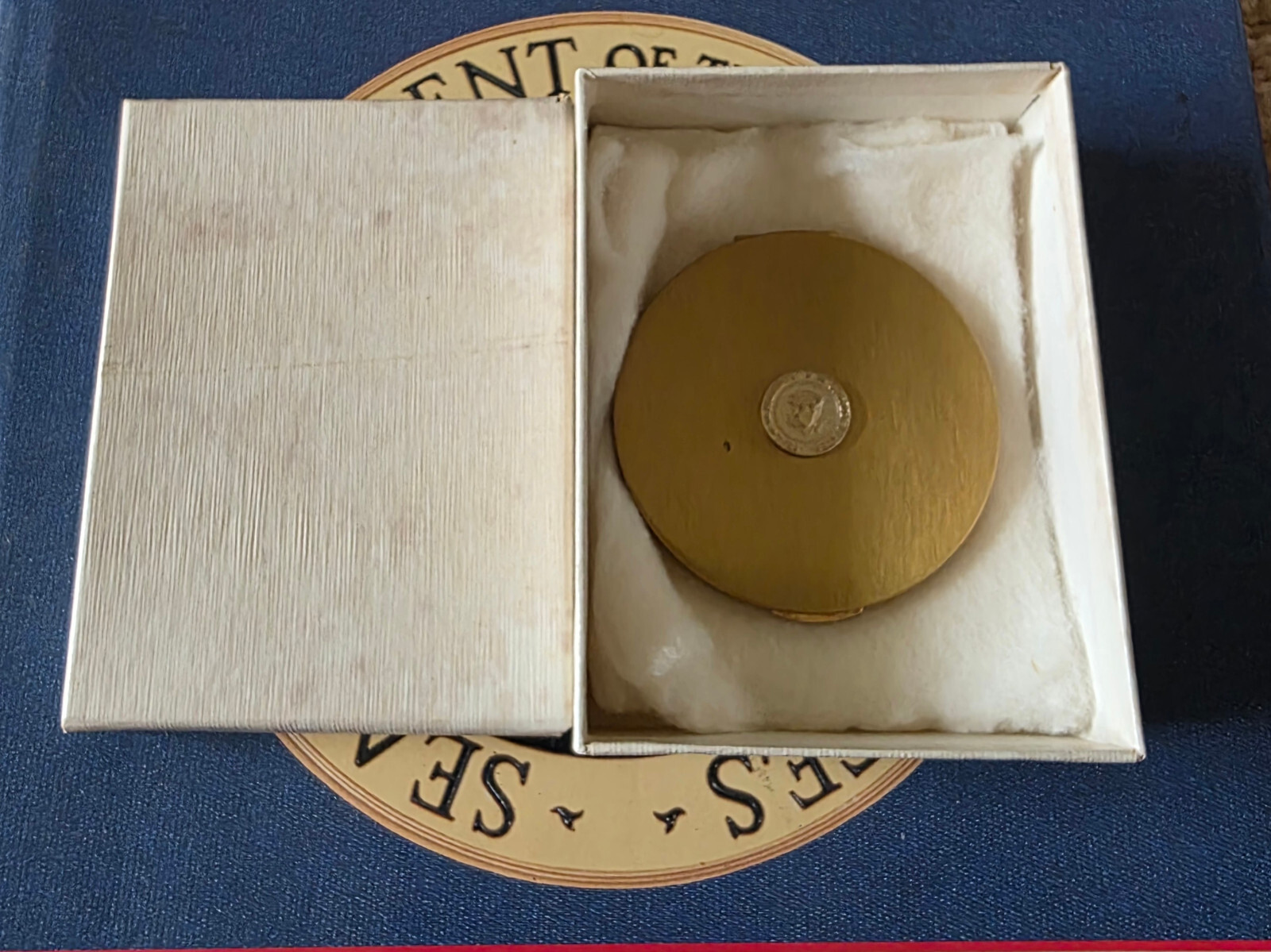 Very Rare President Kennedy Presidential Seal Gift Compact