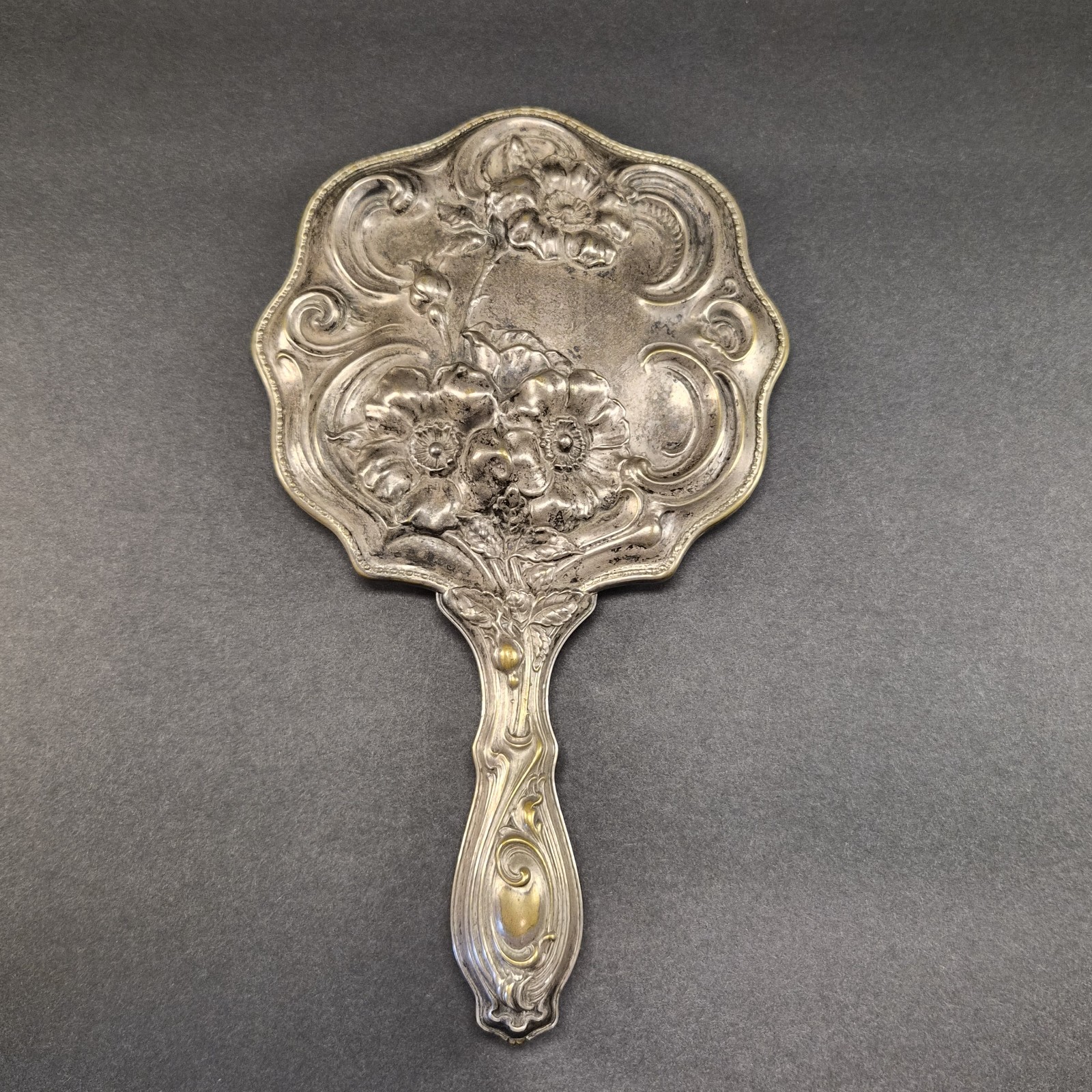 RARE ANTIQUE ART NOUVEAU SILVER PLATED HAND MIRROR REPOUSSE FLOWER DESIGN 