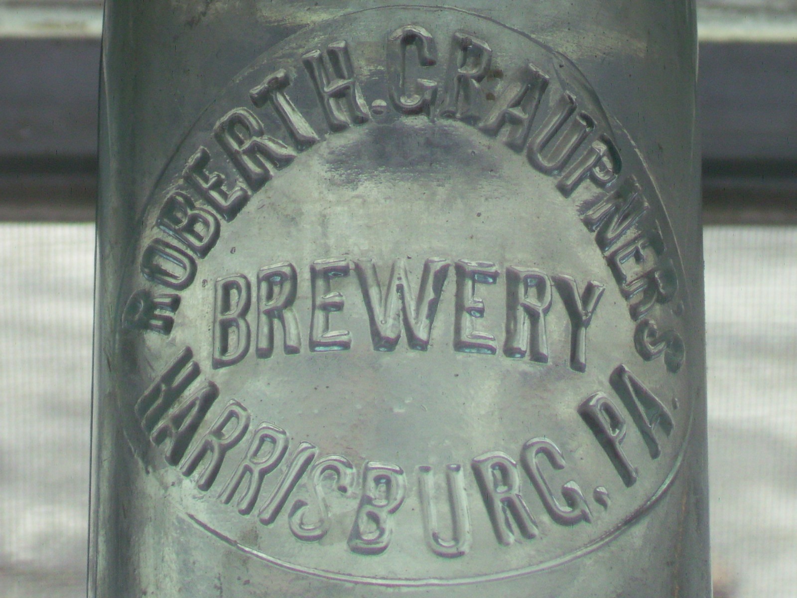Robert H. Graupner's Brewery Harrisburg, Pa. affixed top beer bottle, W. C. Co.