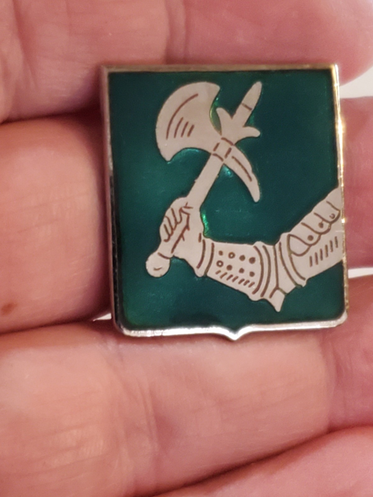 WW11 U.S. Army distinctive insignia pin, likely for the 41st Armored Tank...