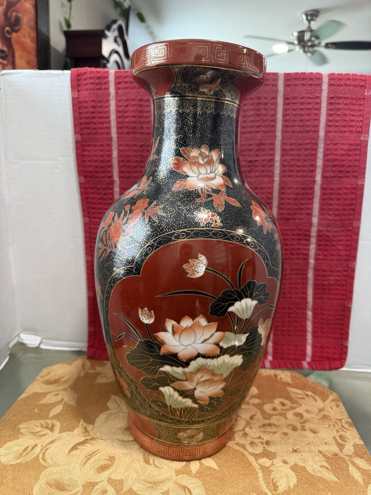 Very Impressive Hand Painted Brown Vase lotus flowers