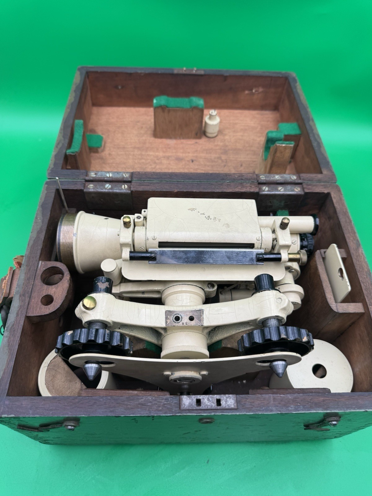 Vintage CL Berger & Sons ML1007 Military Surveyor's Level Case 6675-227-5449
