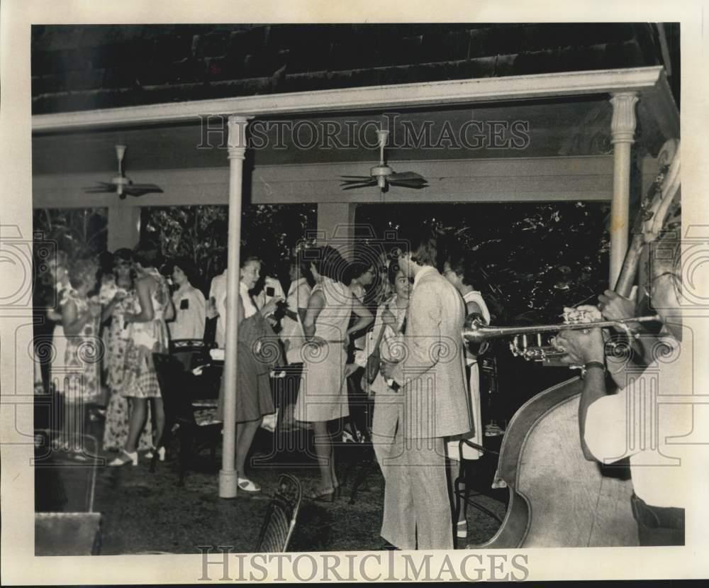 1975 Press Photo Governor\'s wives at National Governor Conference - nob92764