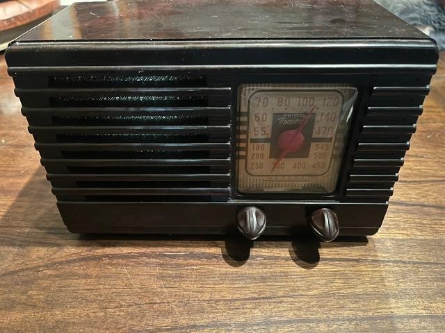 Vintage 1939 Philco Radio PT-25 Pre-War Original restored in working condition.