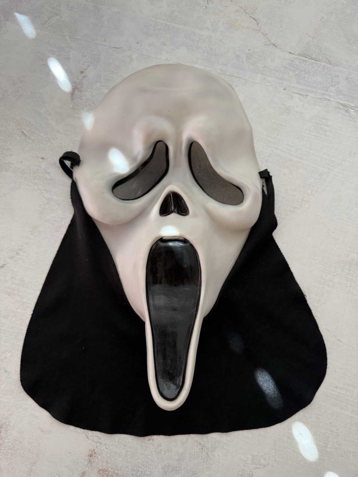 Vintage Scream Fun World DIV Gen 2 Ghost Face Mask with Bib