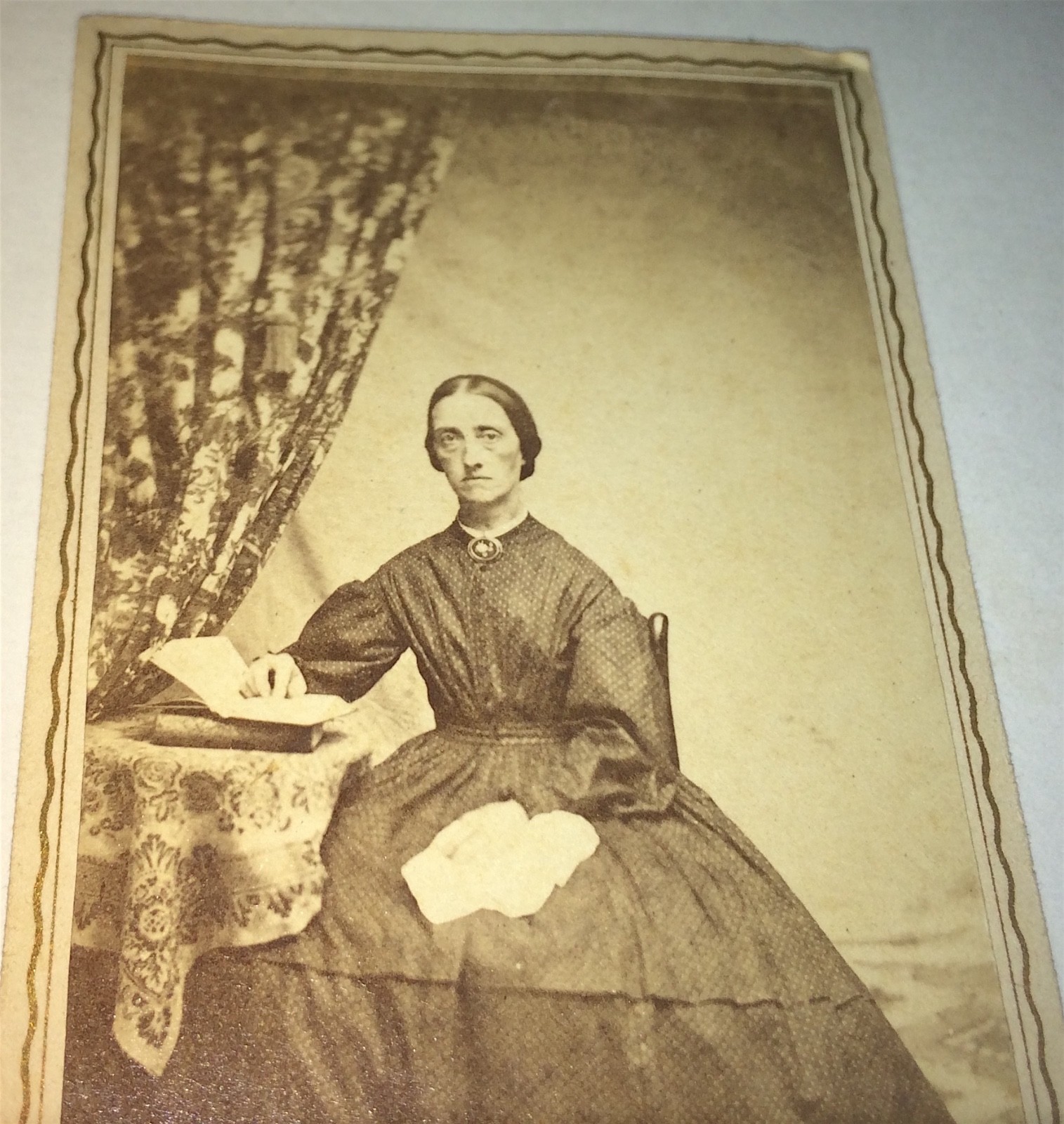 Rare Antique American Civil War Era Victorian Fashion Lady, Open Book CDV Photo