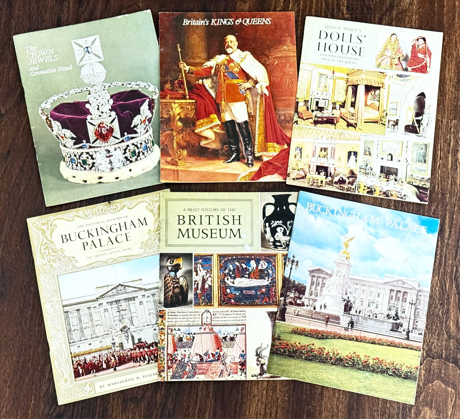 UK History Souvenir Book 60-70\'s The Crown Jewels Buckingham Palace Kings&Queens