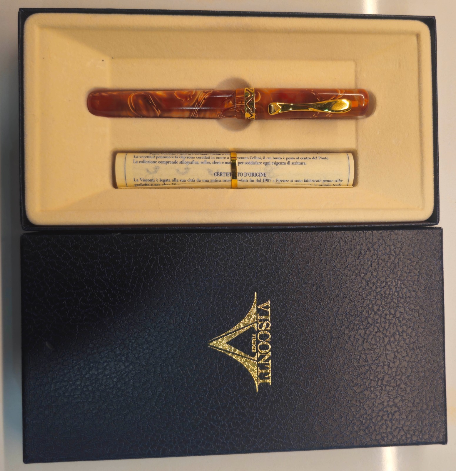 Beautiful and Rare Vintage Visconti Voyager Fountain Pen 18K
