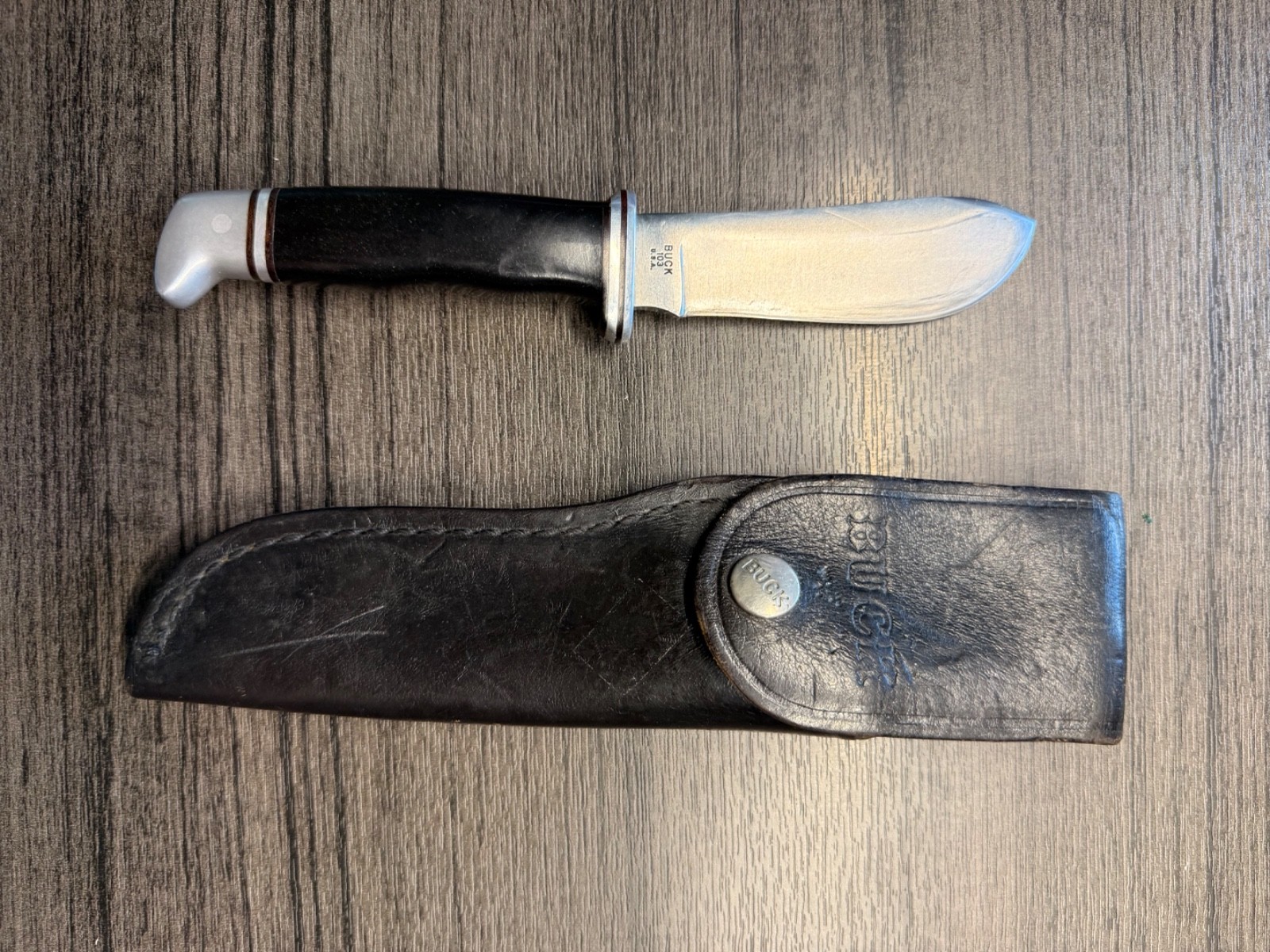 Vintage 1972 Buck 103 Skinner Knife with Leather Sheath