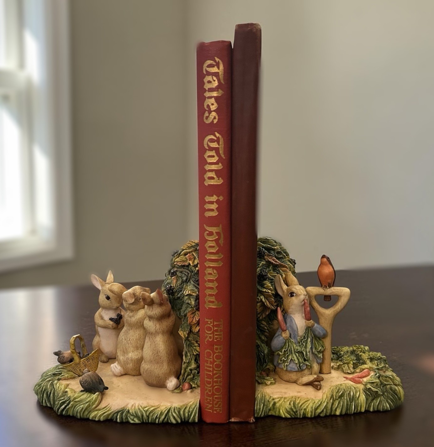 Vintage 1994 The World of Beatrix Potter Peter Rabbit Resin Bookends Set